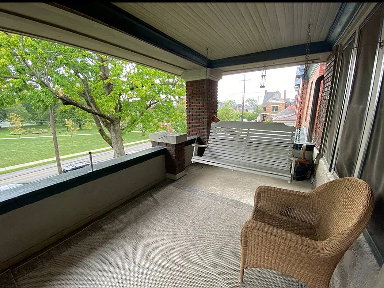 172 Buttles Ave — Photo 3