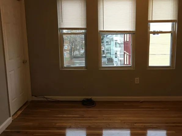 267ful, 267 Fuller St APT 3R, Dorchester Center, MA 02124