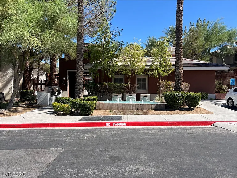 912 Duckhorn Ct #203 — Photo 32