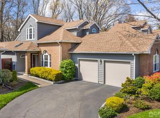 59 Fairway Blvd, Monroe Township, NJ 08831