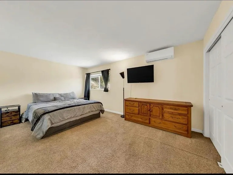 12233 Hilltop Dr — Photo 4
