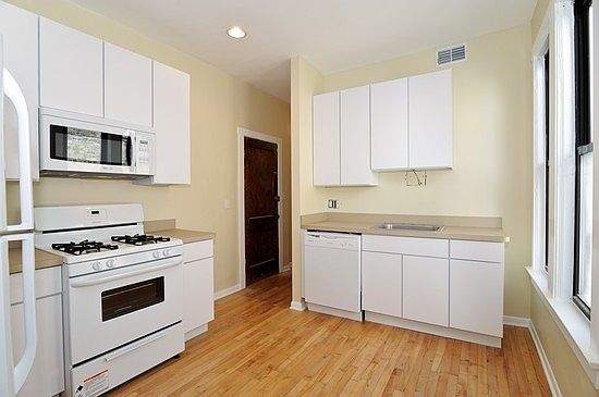3rd image of 4649 N Kasson Ave