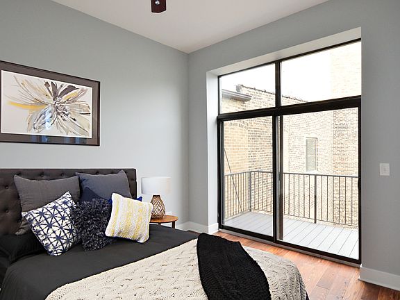 4th image of 709 N Milwaukee Ave #4R