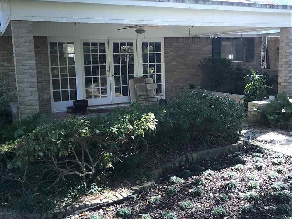 2nd image of 229 Lakeside Dr