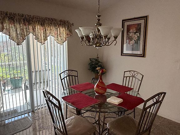 4th image of 956 SW Del Rio Boulevard