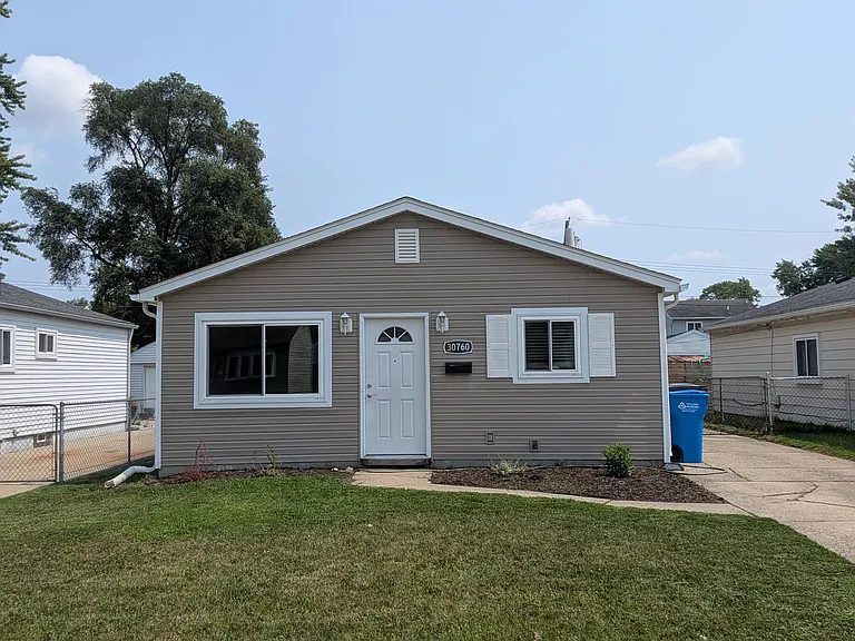 30760 Palmer Blvd — Photo 1