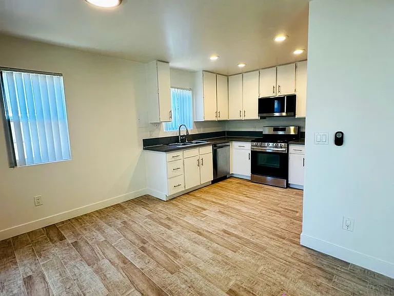 1056 N Escondido Blvd — Photo 11
