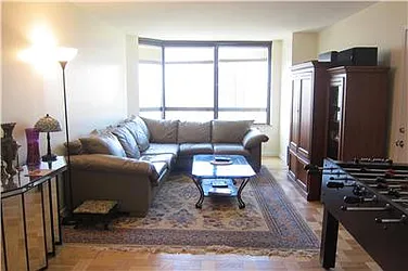 Rented by R New York