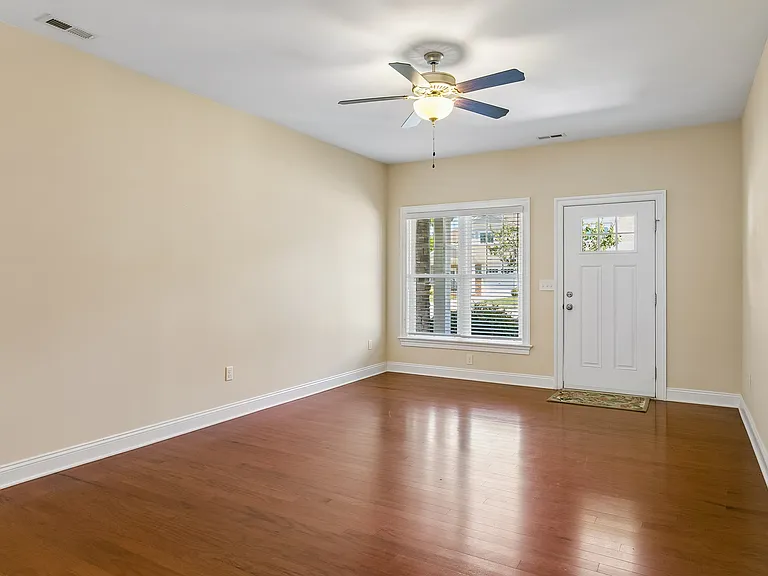 6905 Colemans Crossing Ave — Photo 4