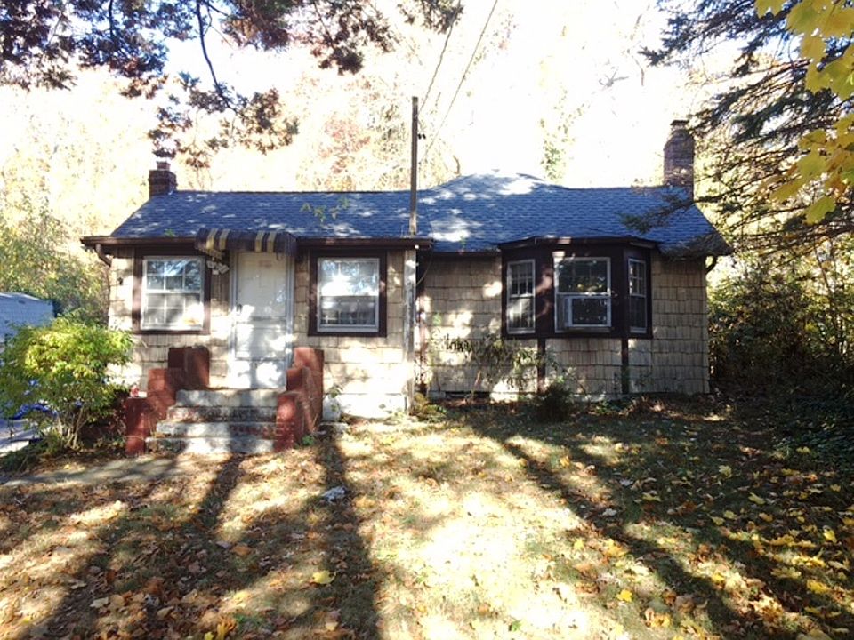 1st image of 15 Oakcrest Ave