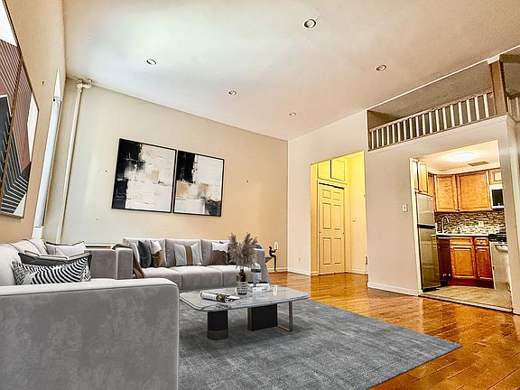 2nd image of 36 W 75th St APT 3