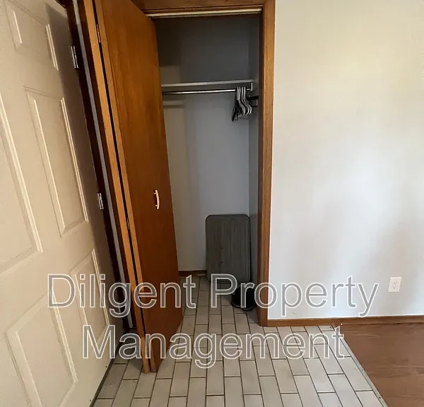 926 Dainard Dr #5 — Photo 5