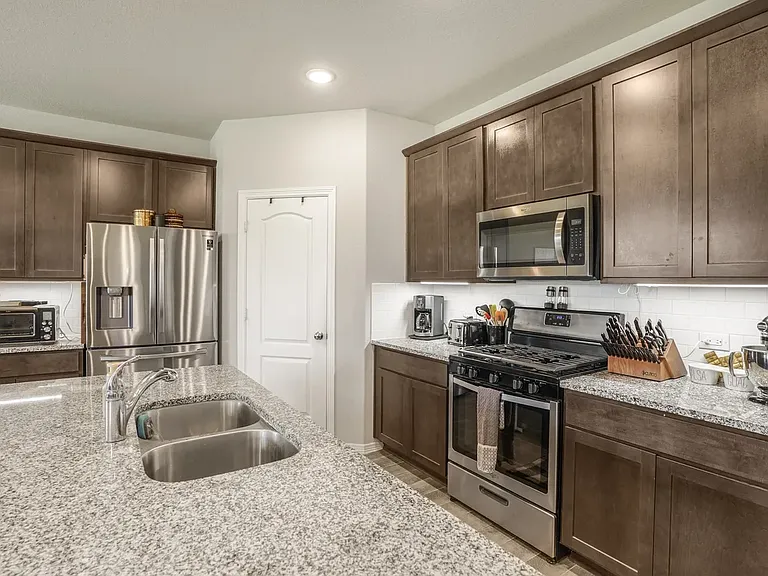 24702 Sierra Laurel Ln — Photo 4