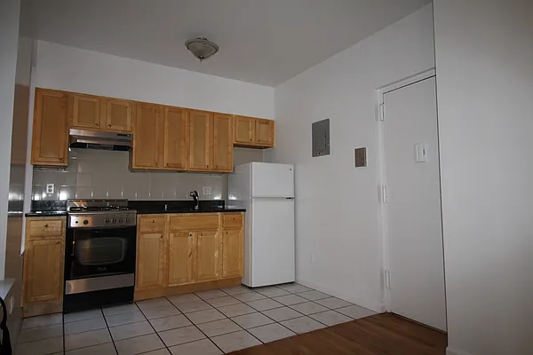 Rented by J Misrahi Realty Corp | media 71