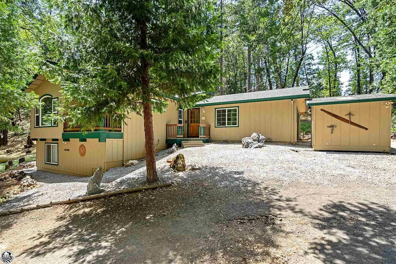 22862 N Tuolumne Rd photo 1