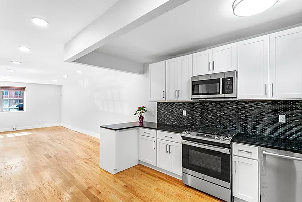 Rented by Compass | media 31