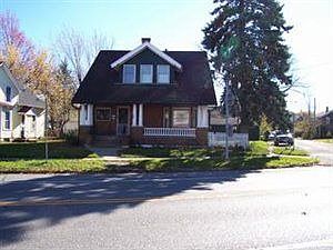 1st image of 217 Lake Shore Dr E