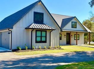 17703 Jungman Rd, Damon, TX 77430