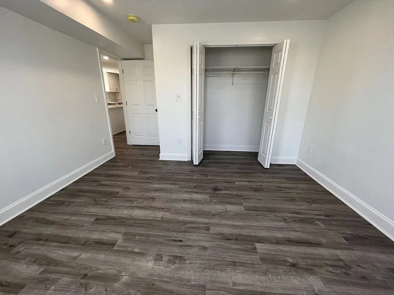 2 bed, 9999 sqft, $3,116 — Photo 3