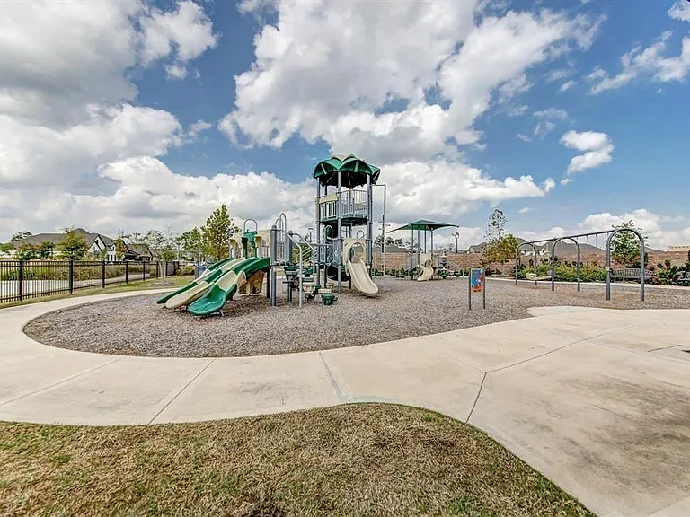 15643 Countesswells Dr — Photo 24