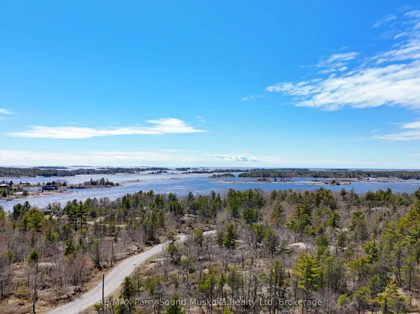 3 Corduroy Bay Rd, Carling, ON P0G 1G0