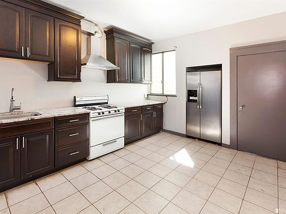 5th image of 1567 Palou Ave