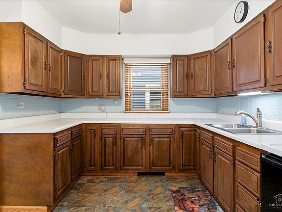 5th image of 2212 West St