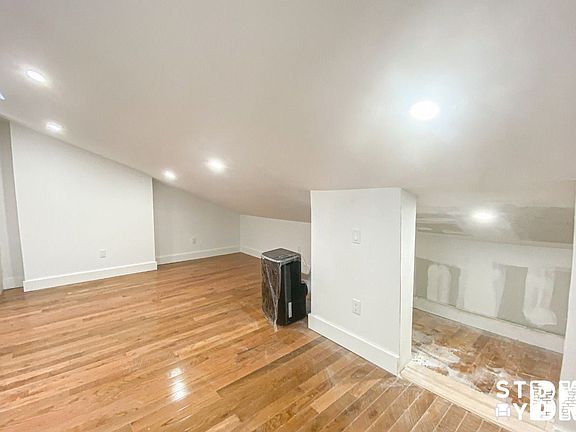 4th image of 1130 Lafayette Ave #4A