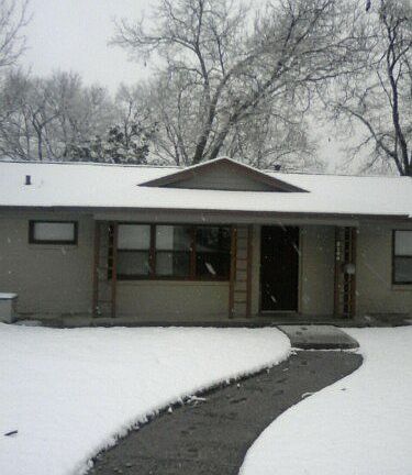 3rd image of 3166 Chatsworth Dr