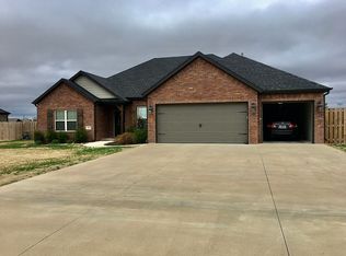 18492 Astor Dr, Fayetteville, AR 72704