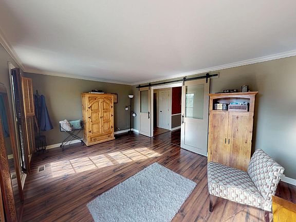 4th image of 109 Deercrest Cir