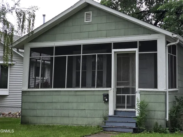 819 N 6th St, City Of Bismarck, ND 58501