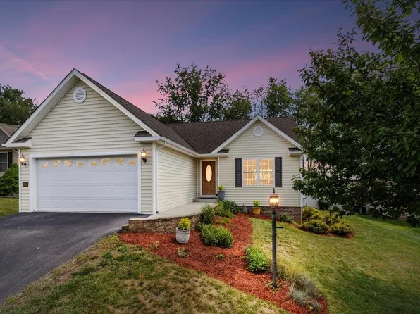 1901 Wilshire Ln, Pulaski, VA 24301