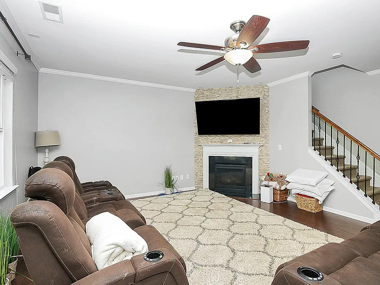 1809 Deer Meadows Dr — Photo 8