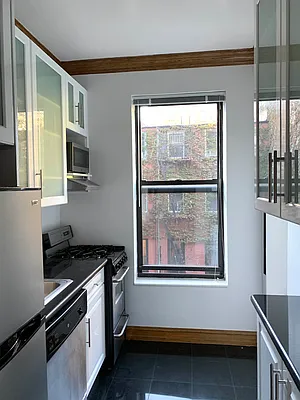 Rented by Mercer Real Estate | media 25