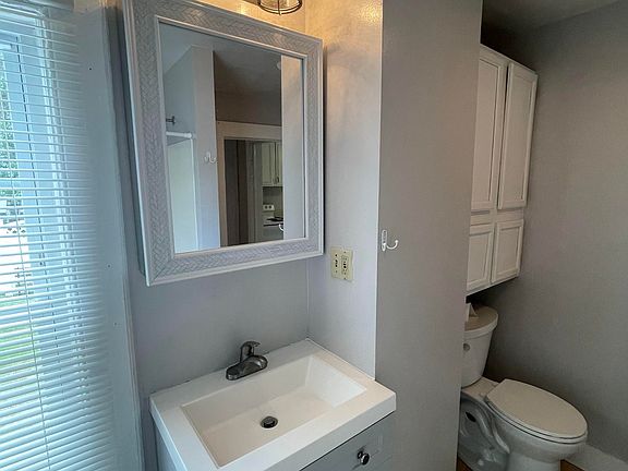 4th image of 62 Green Ave #1