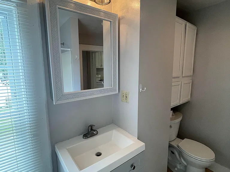 62 Green Ave #1 — Photo 4