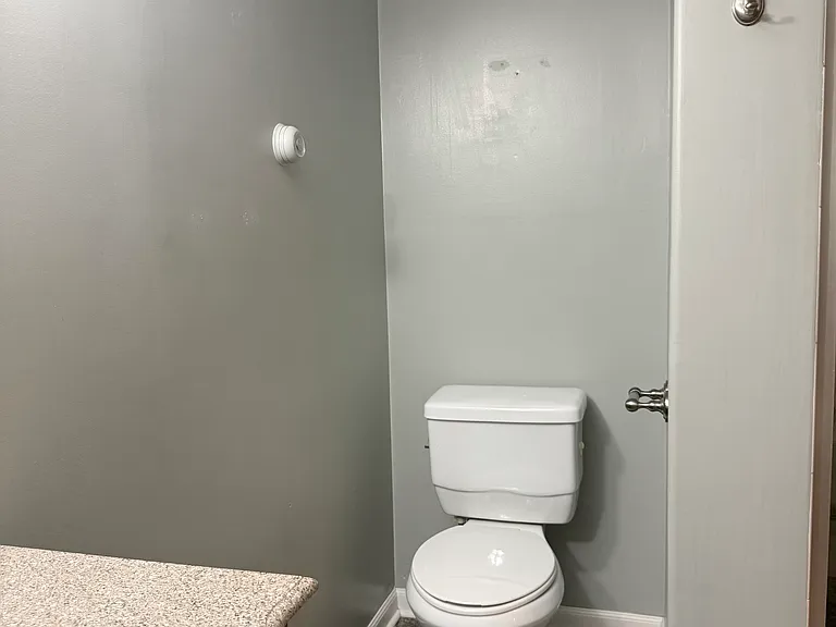 333 W 2nd St #1 — Photo 9