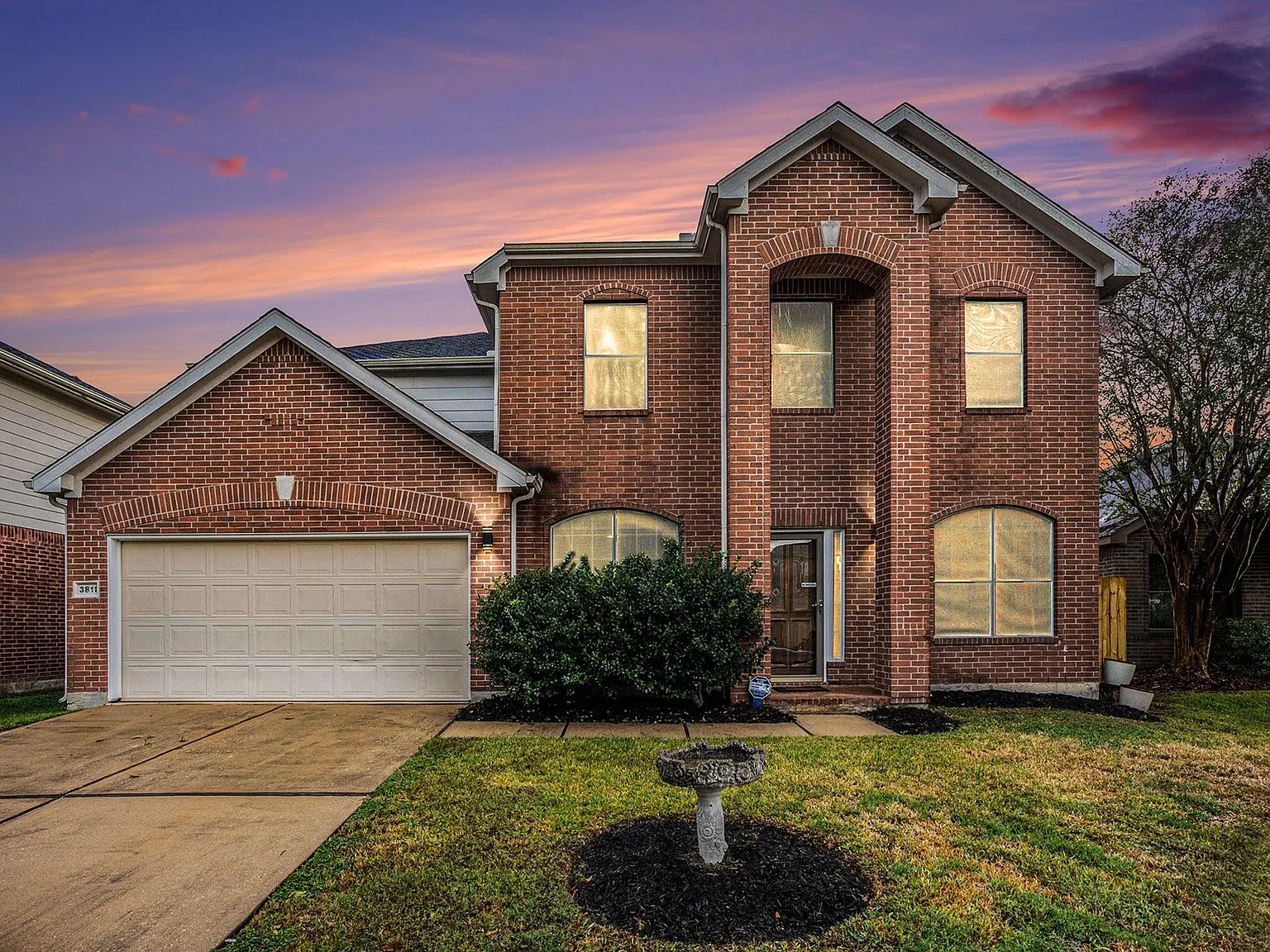 5 bed, 3.5 bath, 4200 sqft, $3,700 — Photo 1