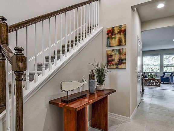 Sandpiper II staged home - Foyer