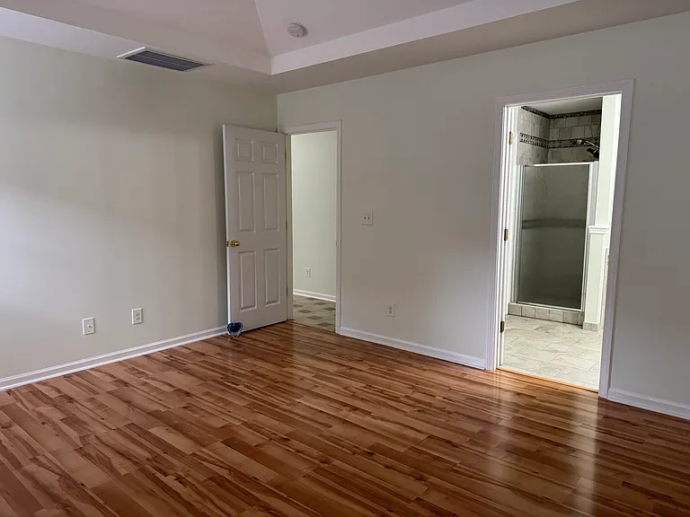 136 Madelia Pl — Photo 22