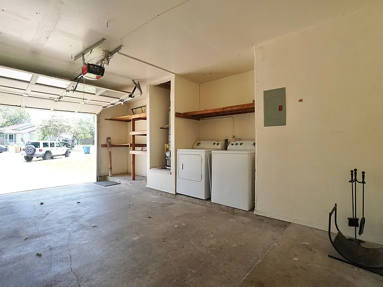 7602 Woodstone Cv #A — Photo 25