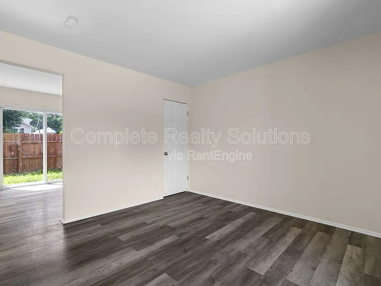 2323 Woodson Rd #I — Photo 8