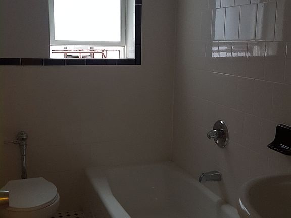 2nd image of 642 E 233rd St APT 3E