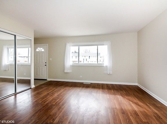 4th image of 1461 Cypress Ave