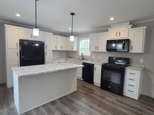 18913 Cleveland Rd, Tustin, MI 49688