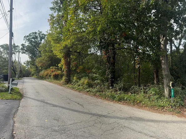 4403 Flint Lake Gtwy, Valparaiso, IN 46383