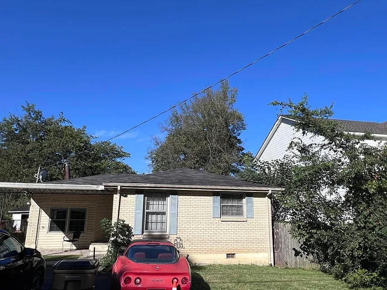 Lanier Dr — Photo 13