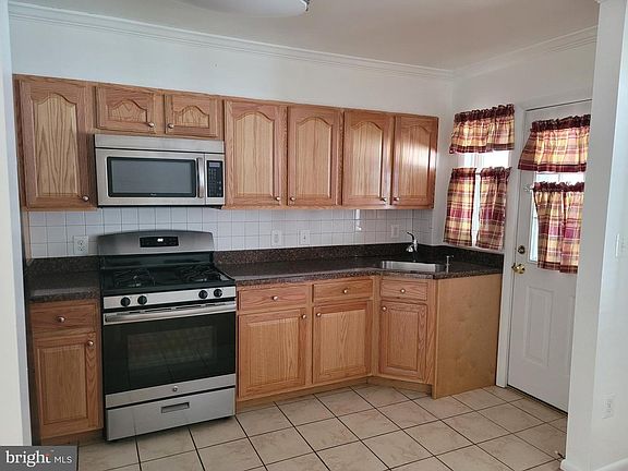 3rd image of 3306 Wallford Dr