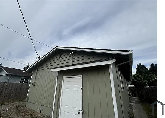 270 Beech St — Photo 2